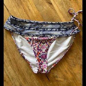 Athleta Multi-Color Bikini Bottom Size Medium NWOT